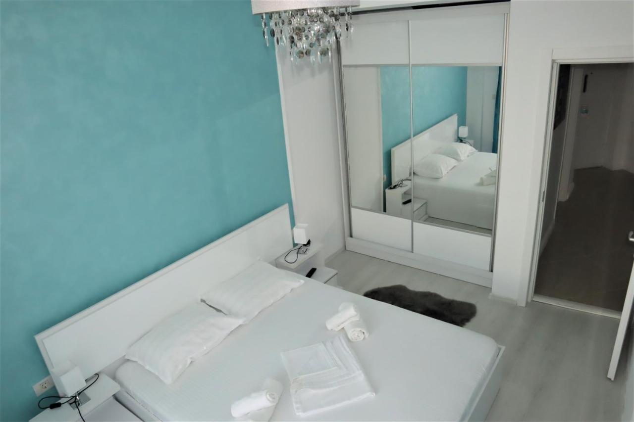 Donny Luxury Apartment Năvodari Buitenkant foto